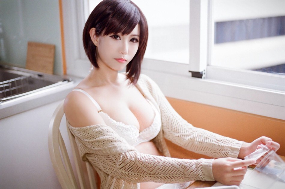 台妹 美女玩家 Coser 希维亚 胸器 事业线 Cosplay 性感私照