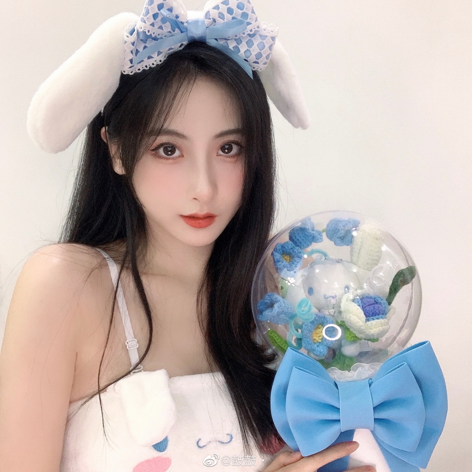 鼓鼓· LPL 美女解说 LOL 英雄联盟 七夕