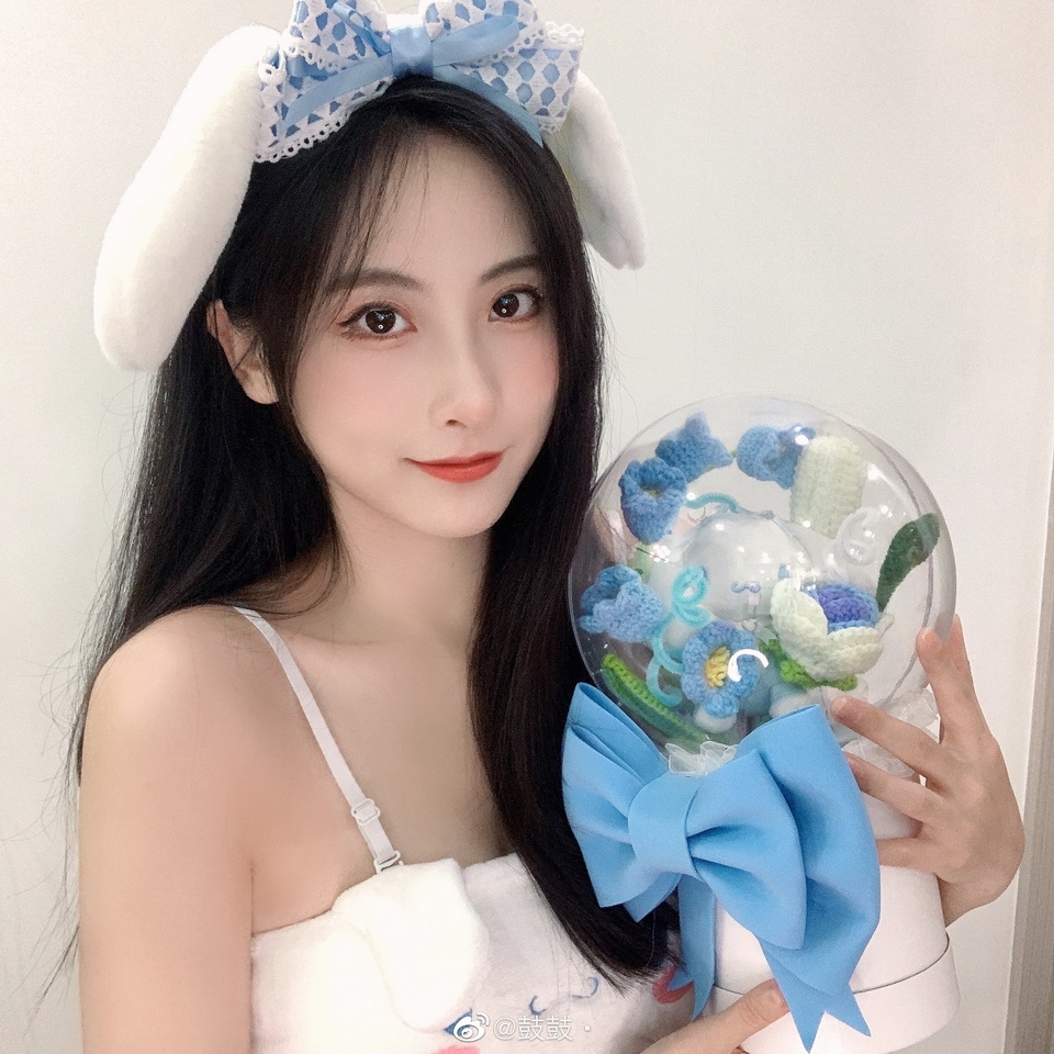 鼓鼓· LPL 美女解说 LOL 英雄联盟 七夕