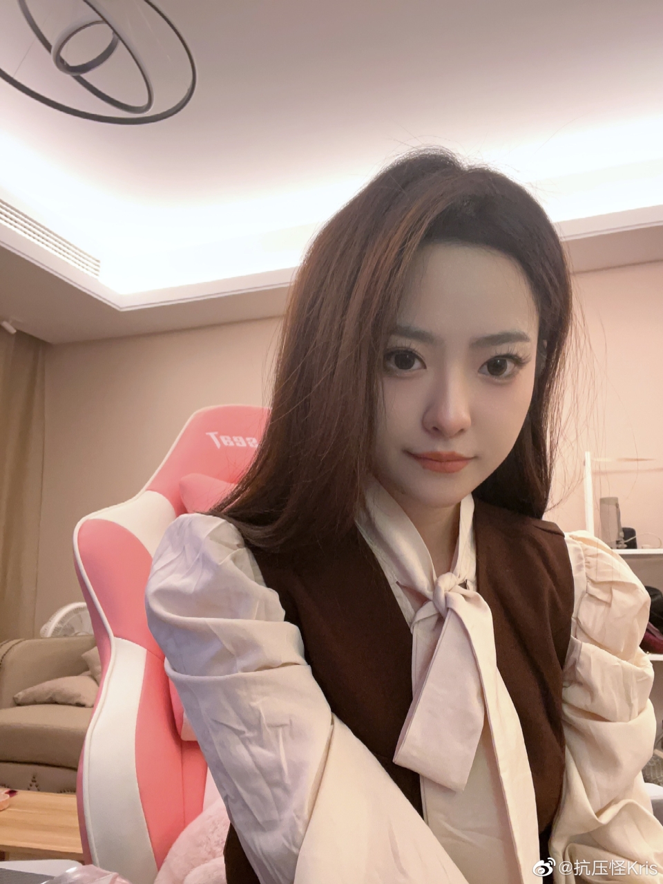 抗压怪Kris LPL 美女解说 英雄联盟 LOL