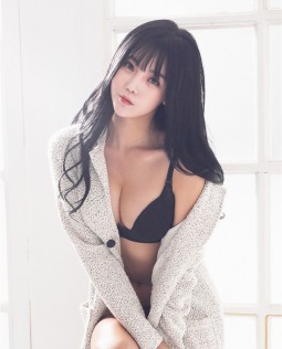 韩国美女主播金高恩晒美照 清新甜美又性感
