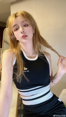 今天是辣妹小塔