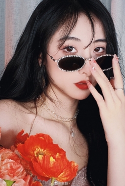 节日快乐呀～很多年没收过花花了！